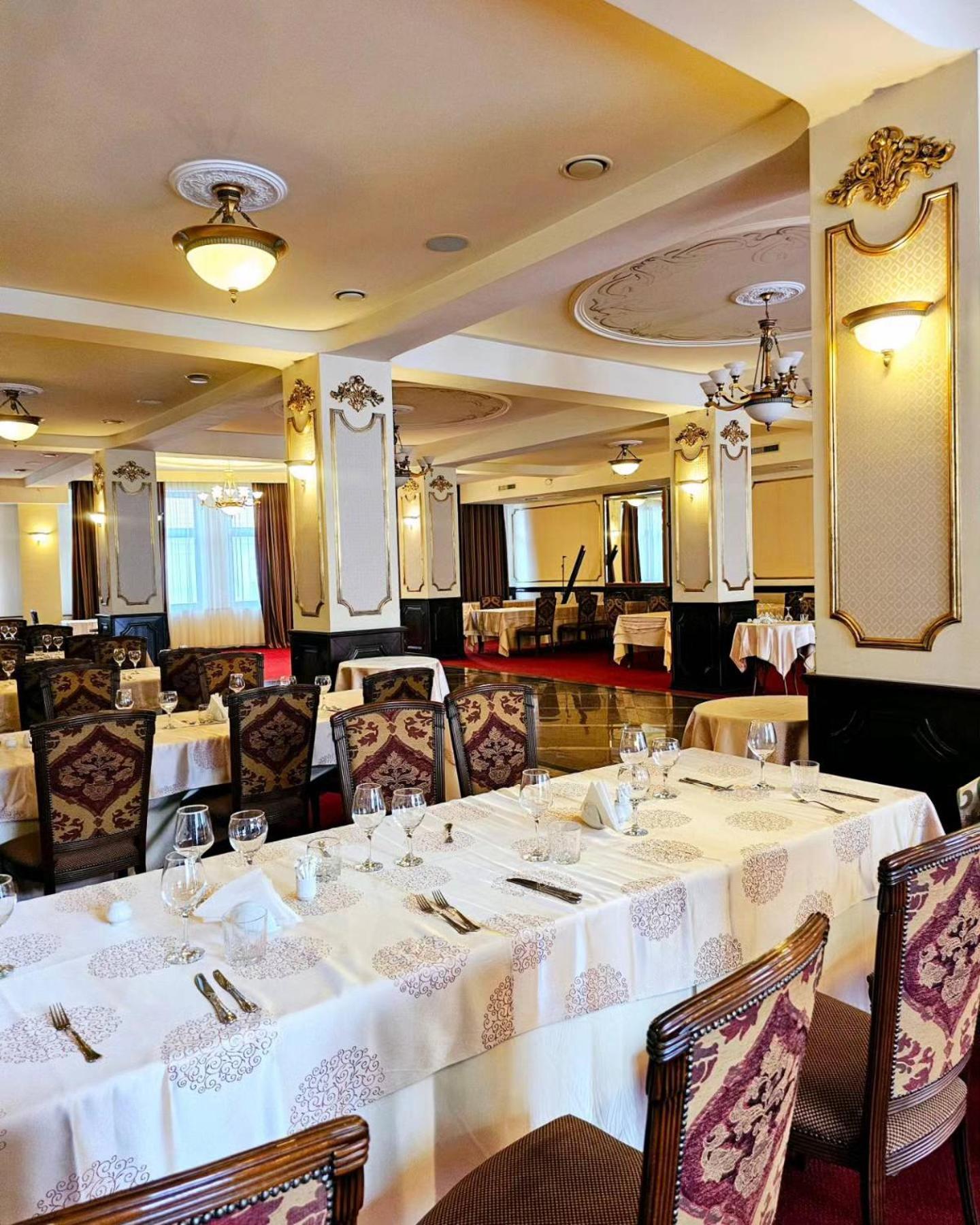 The Elite - Oradea'S Legendary Hotel Exterior photo